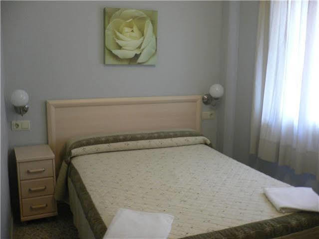 Hostal Badalona Kültér fotó
